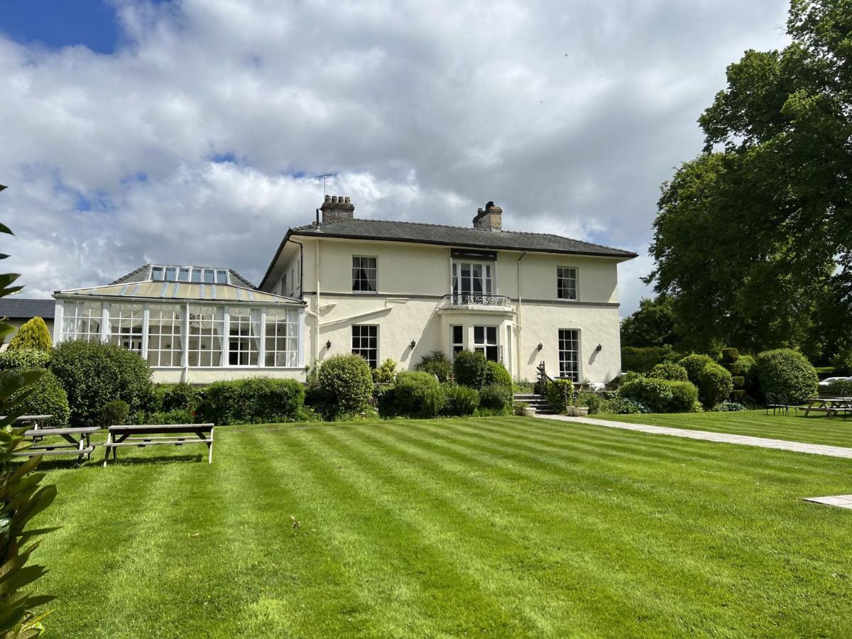Highfield Hall Молд Екстер'єр фото